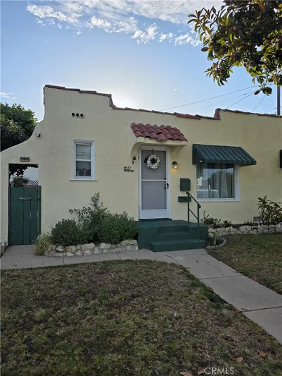 1637 Cota Ave.
