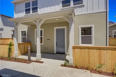 215 Kitty Hawk Court photo 2