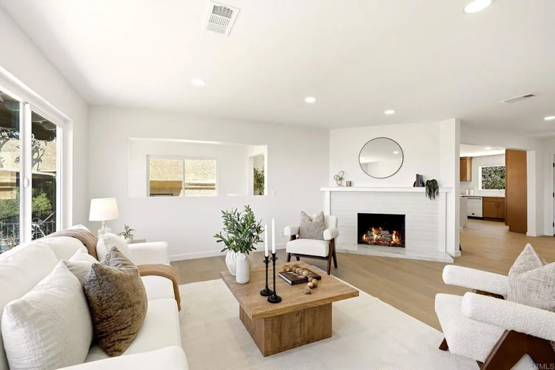 1024 Circle Drive photo 2