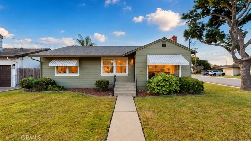 929 Capistrano