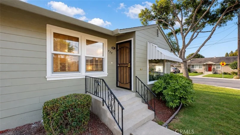 929 Capistrano photo 2