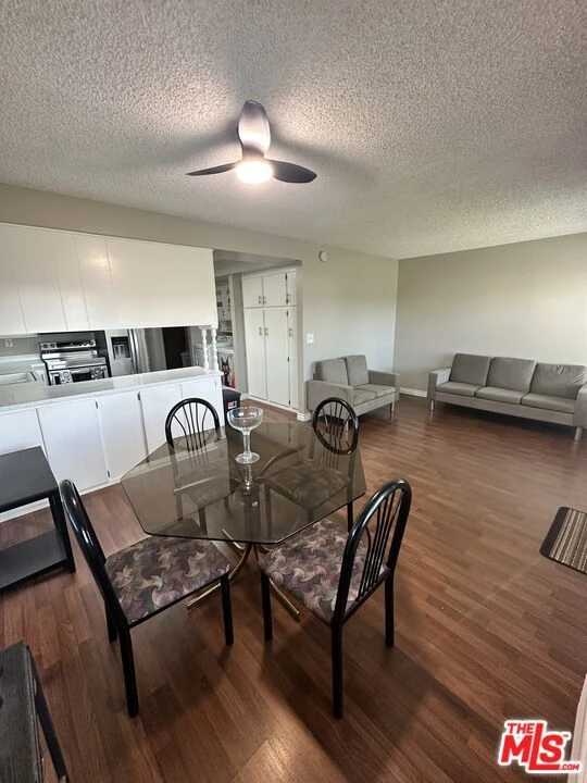Interior 4