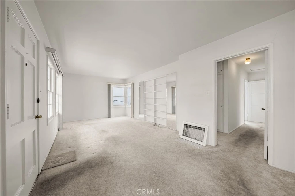Interior 3