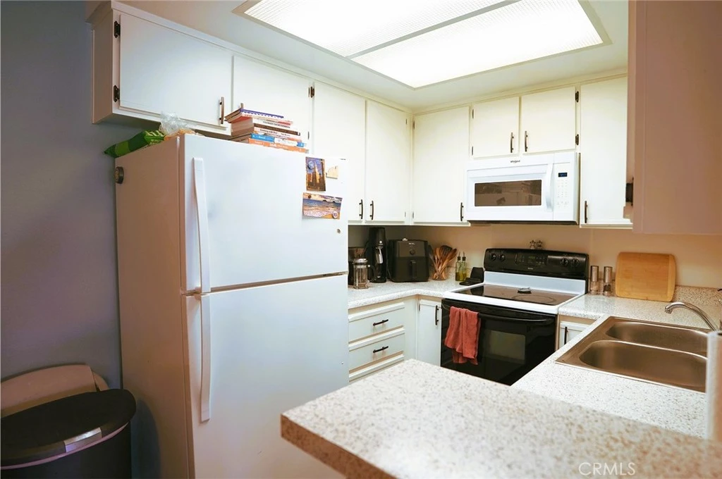 Interior 4