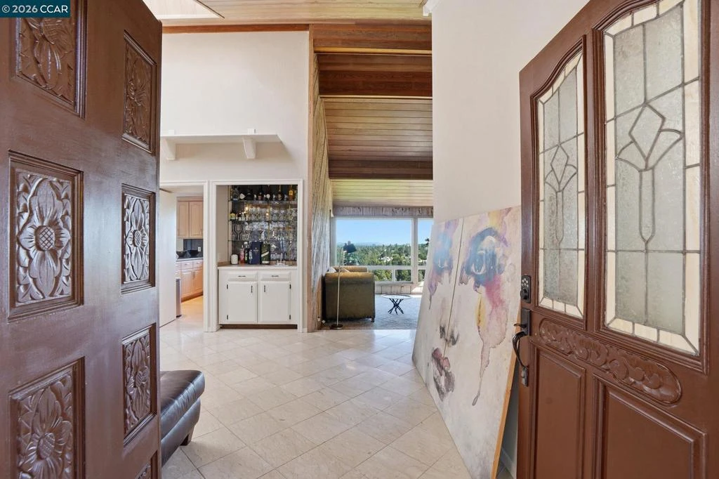 Interior 3