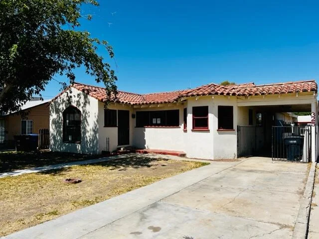 325 N 1st Street photo 2