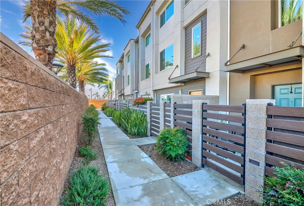 Interior 4