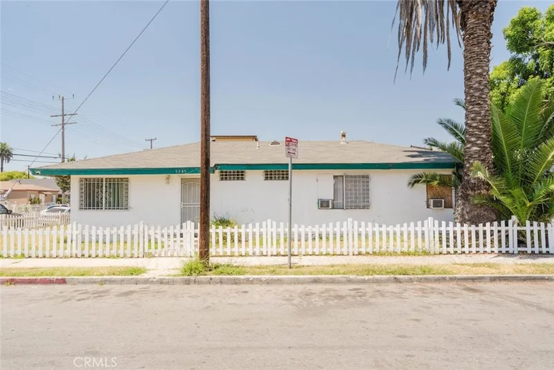 5945 S Los Angeles Street photo 2