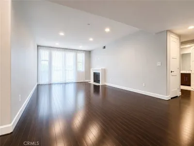 14412 Killion Street 310 photo 2