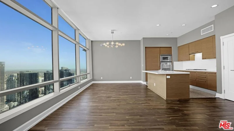 900 W Olympic Boulevard 39C