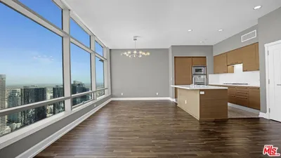 900 W Olympic Boulevard 39C, Los Angeles, CA 90015