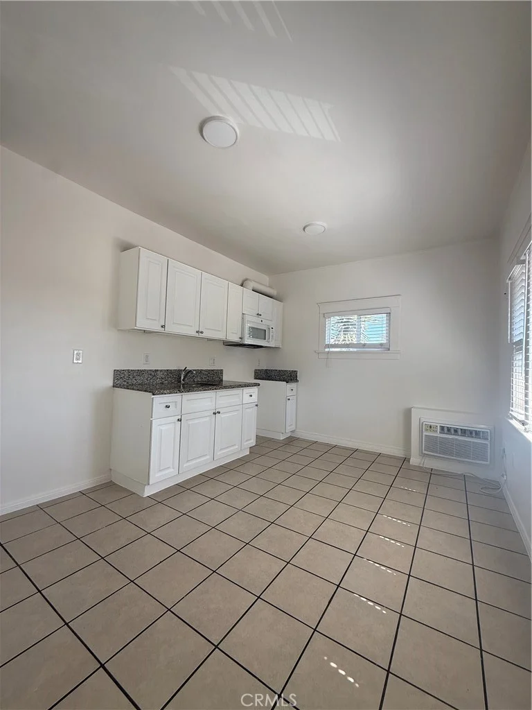 1085 Hoffman Avenue 11