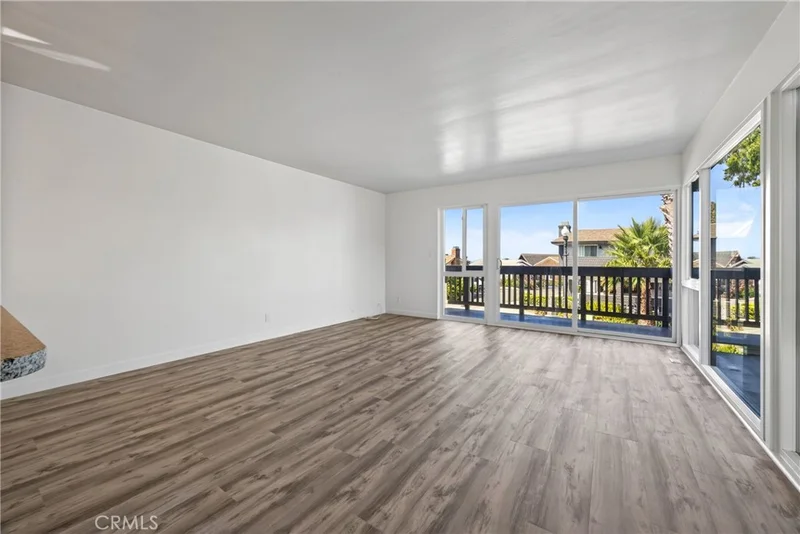 440 Third St. photo 2