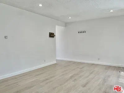629 Hardin Drive 1 photo 2