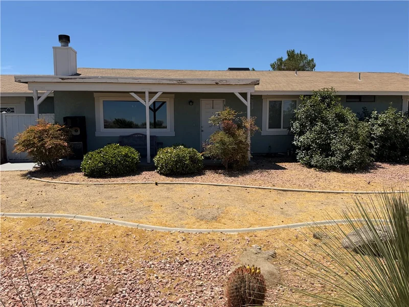 11540 E Avenue R2