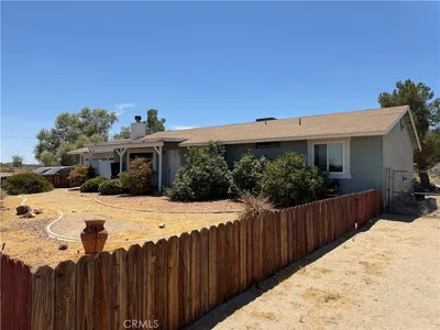 11540 E Avenue R2 photo 2
