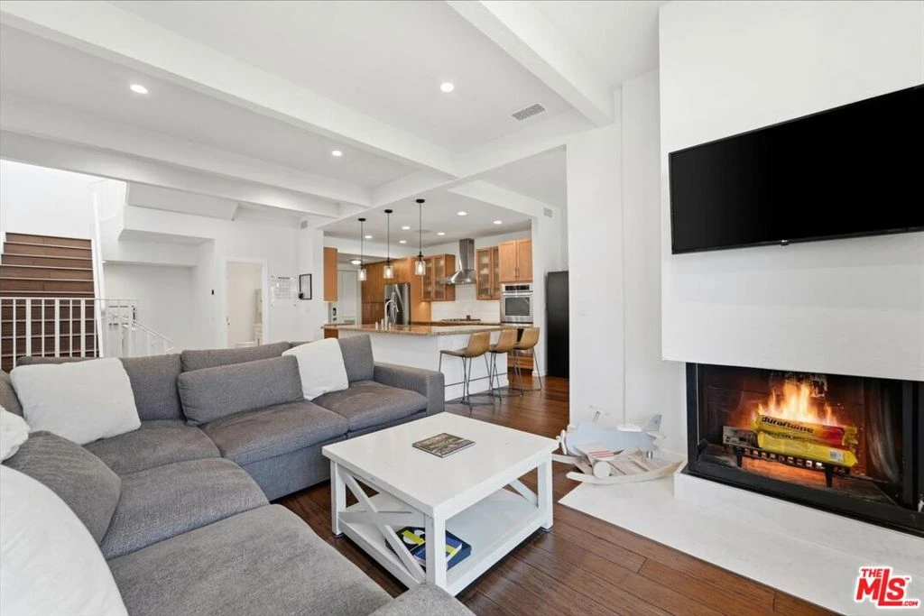 Interior 4