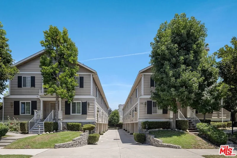 154 N Meridith Avenue 7, Pasadena, CA 91106
