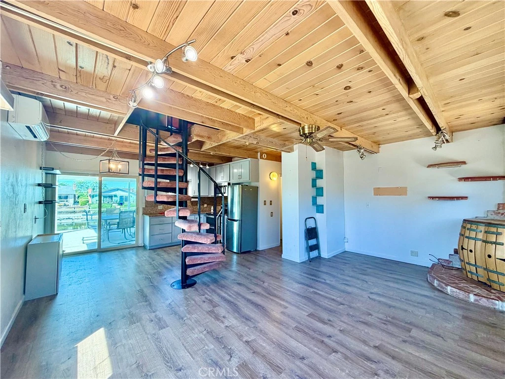 Interior 3