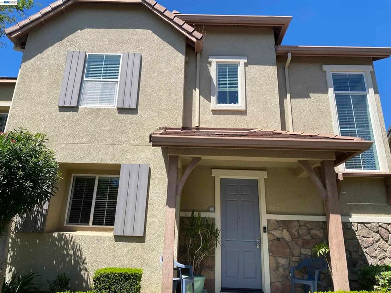 Photo 2 of 427 N Estes Way