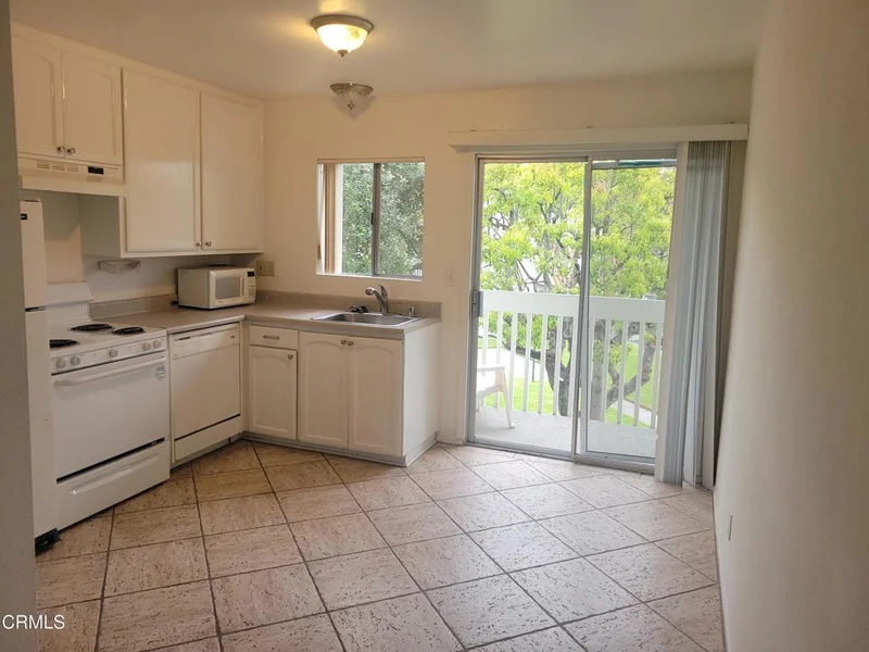 225 S Ventura Road 96