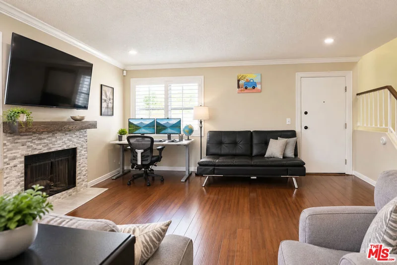 Photo 2 of 27066 Hidaway Avenue 4