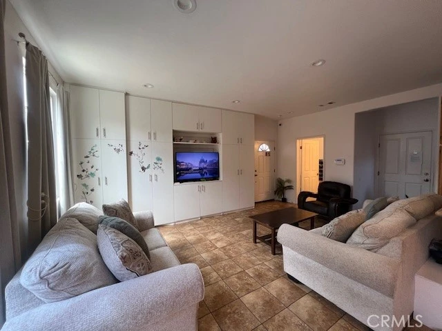Interior 4