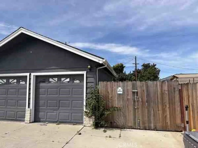 Photo 2 of 1275 Armstrong