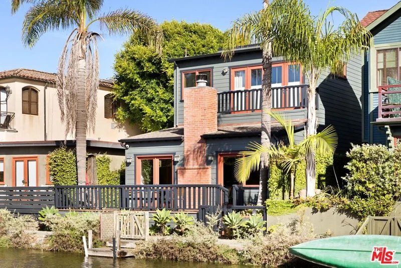 432 Howland Canal