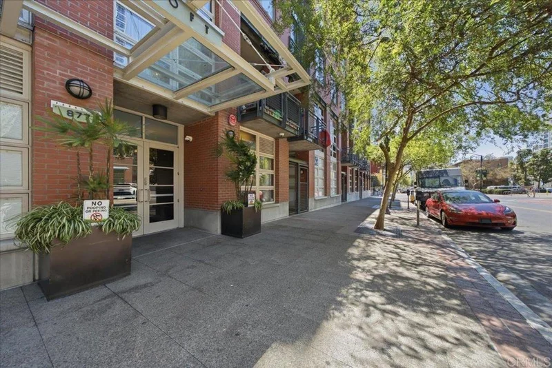 Photo 2 of 877 Island Avenue 512