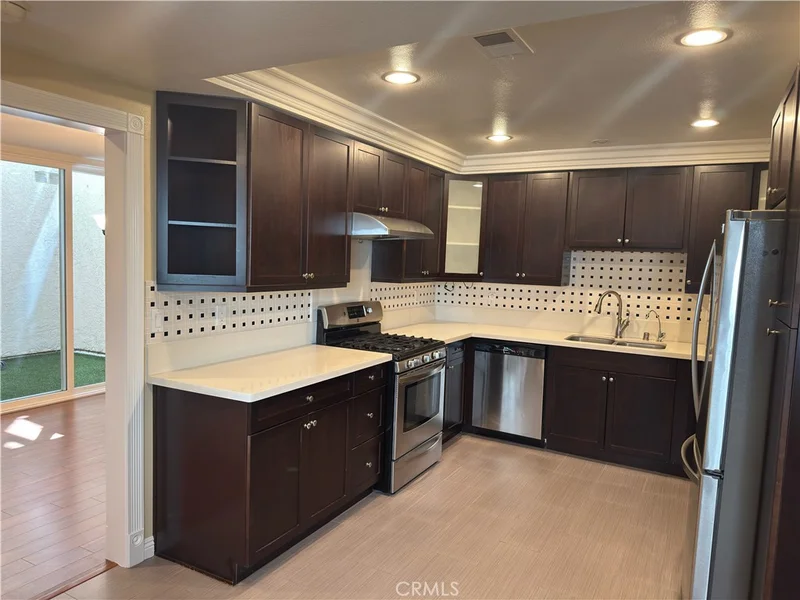 1138 Las Riendas Way photo 2