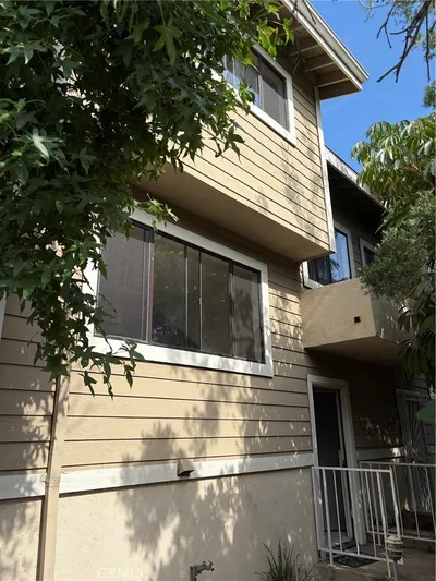 15220 S Normandie 401