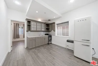 5760 Melrose Avenue, Los Angeles, CA 90038