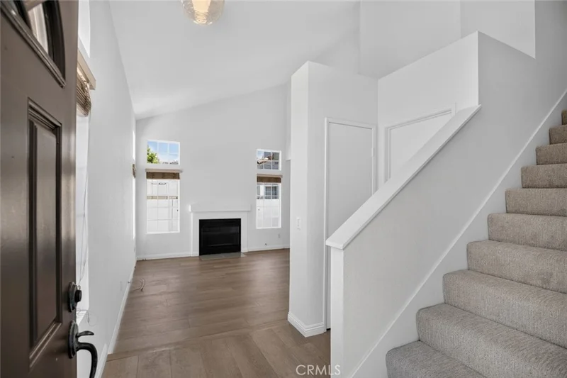 122 Almador photo 2