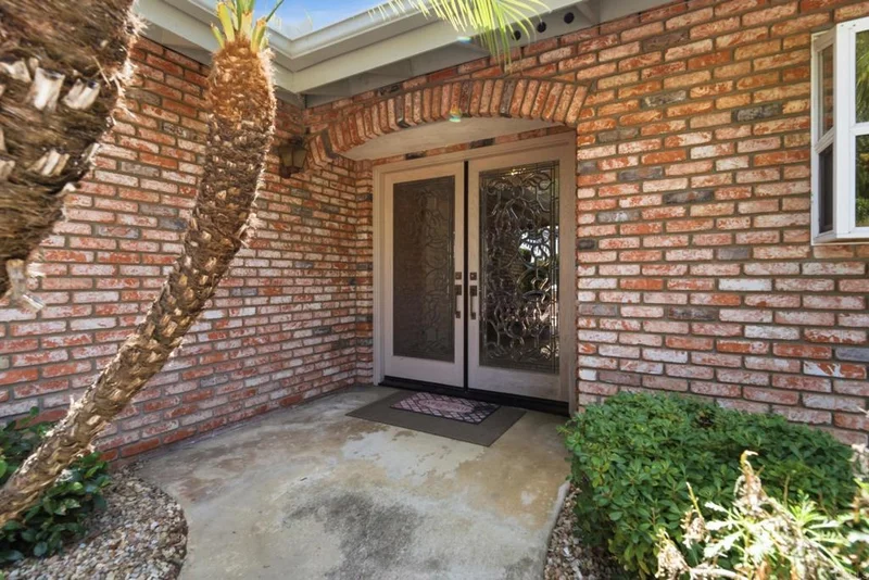 28104 Glenmeade Way photo 2