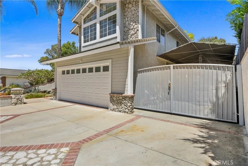 Photo 2 of 15597 Rolling Ridge Drive