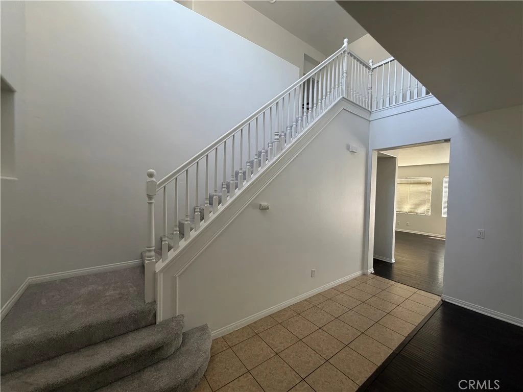 Interior 4