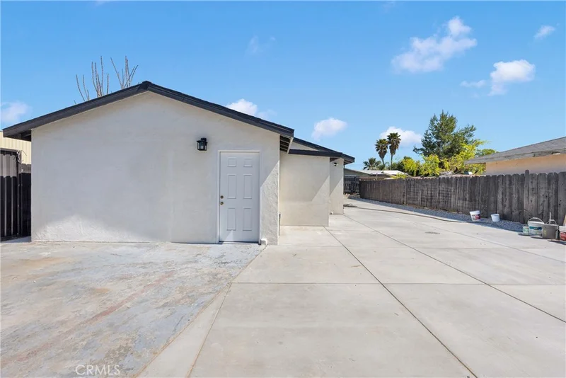 7359 Lynwood
