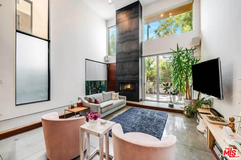 417 Venice Way
