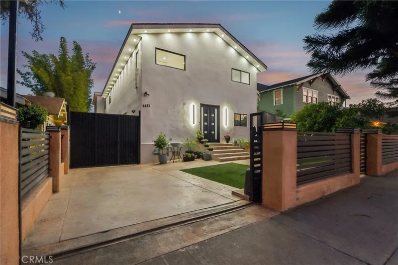 Photo 2 of 4432 Melbourne Avenue