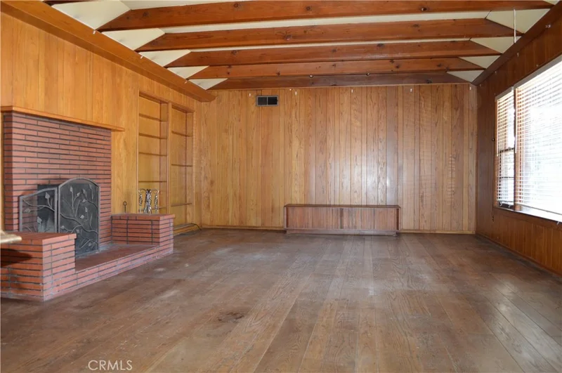 3210 Belvedere photo 2