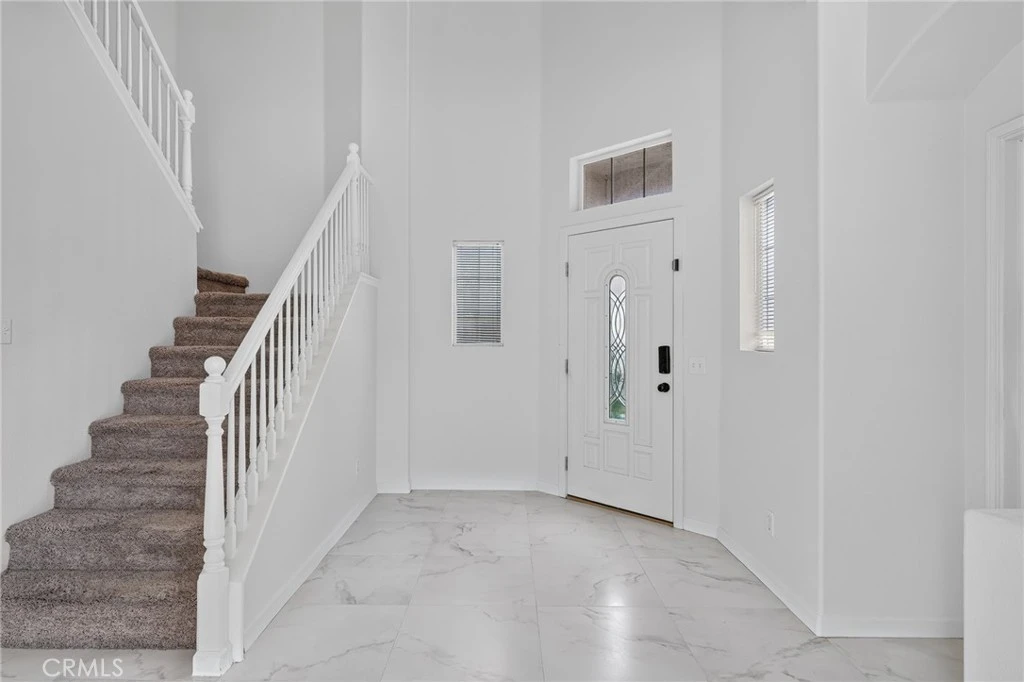 Interior 4