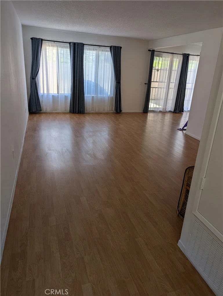 Interior 4