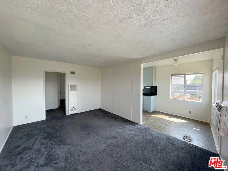 2986 Waverly Drive 4 photo 2
