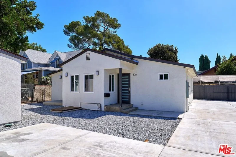 Photo 2 of 708 N El Molino Avenue