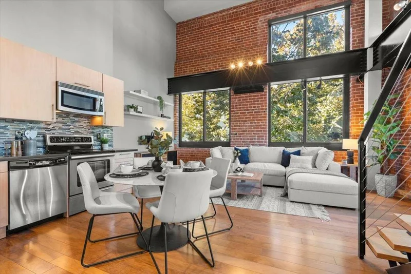 88 Bush Street 2131 photo 2