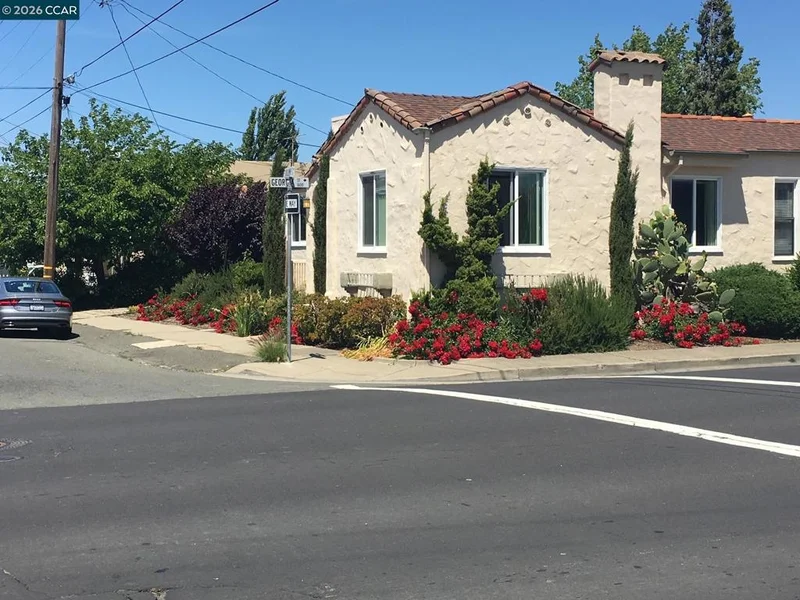 1602 Georgia Street photo 2