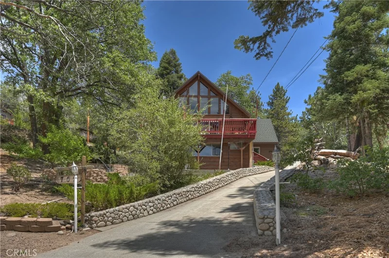 Photo 2 of 707 Briar Lane