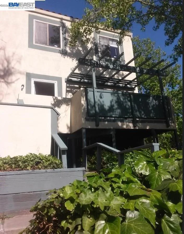 Photo 2 of 1704 Dalessi Dr