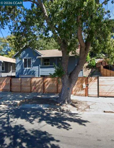 836 Mariposa Ave